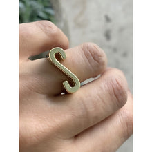 Load image into Gallery viewer, AYLA SOLID GOLD INITIAL SIGNET RING