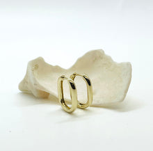 Load image into Gallery viewer, REESE GOLD LINK HOOP