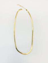 Load image into Gallery viewer, BREI HERRINGBONE NECKLACE
