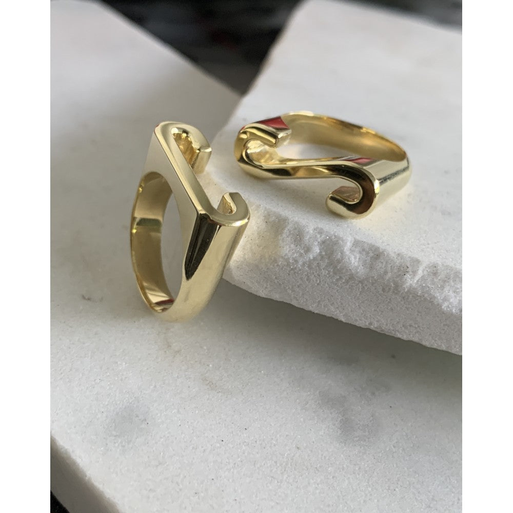 AYLA SOLID GOLD INITIAL SIGNET RING
