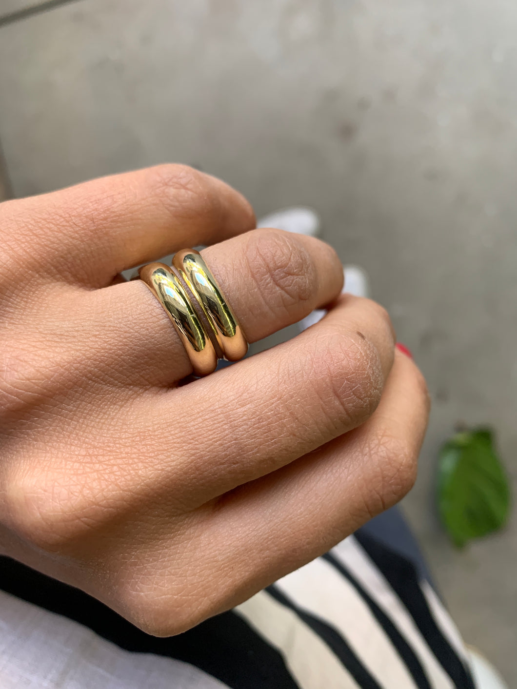 GOLDIE ROUNDED DOME BAND RING