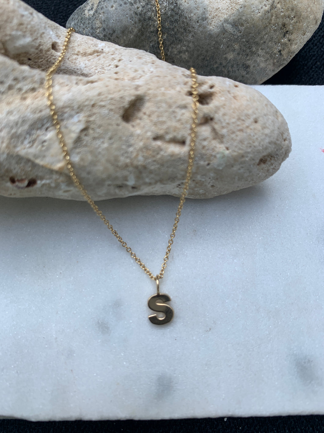 GOLD INITIAL NECKLACE