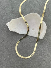 Load image into Gallery viewer, BREI HERRINGBONE NECKLACE
